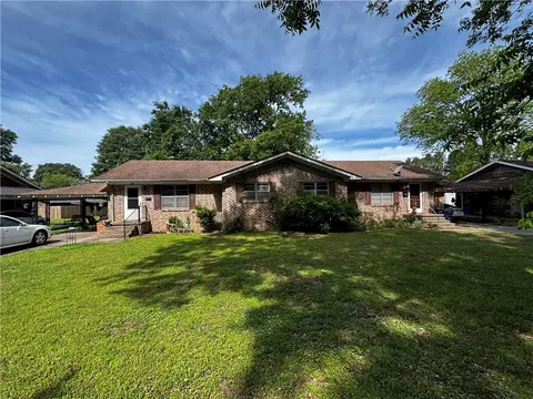 305-307 N Central, Clarksville, AR 72830