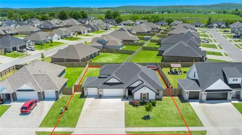 305 Phyllis Farm Rd, Prairie Grove, AR 72753
