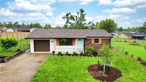 807 N 12th Pl, Rogers, AR 72756