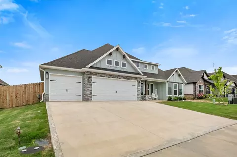 Exterior - 1231 Red Maple St, Centerton, AR 72719 photo 4 of 6