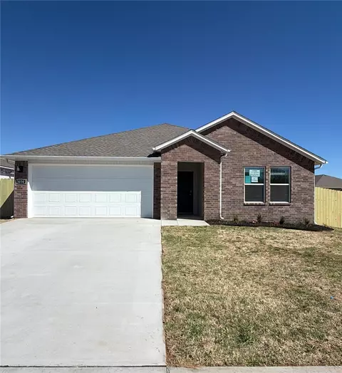 3030 Rosalee Ln, Centerton, AR 72736