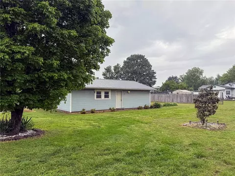 2920 Oak St, Springdale, AR 72764