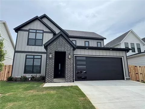 6109 S 41st St, Rogers, AR 72758