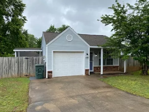 3170 W Essex Dr, Fayetteville, AR 72704