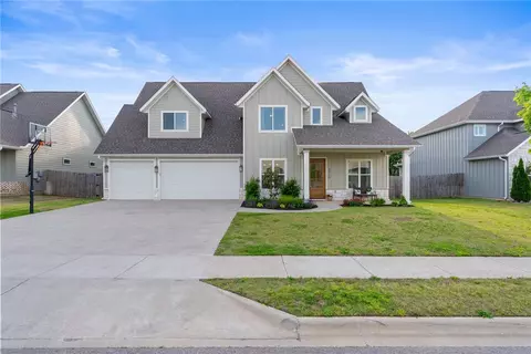 2710 S 20th Pl, Rogers, AR 72758