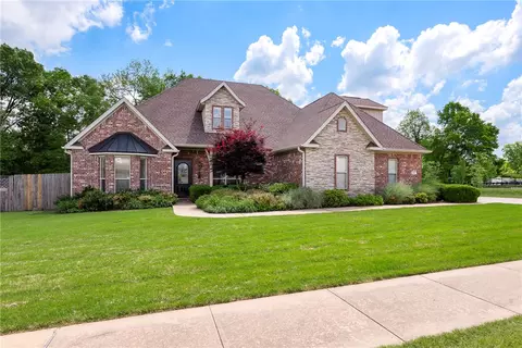 611 SW Sims Dr, Bentonville, AR 72712