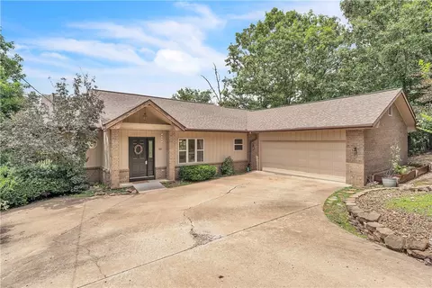 10 Forfar Cir, Bella Vista, AR 72715