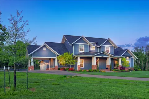 703 SW O St, Bentonville, AR 72712