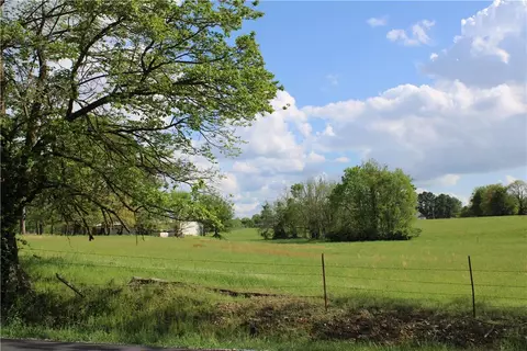 5 Liberty Avenue, Tontitown, AR 72762