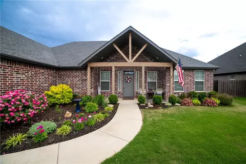 1591 Westridge Ln, Centerton, AR 72719