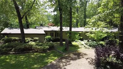 2706 Inwood Dr, Harrison, AR 72601
