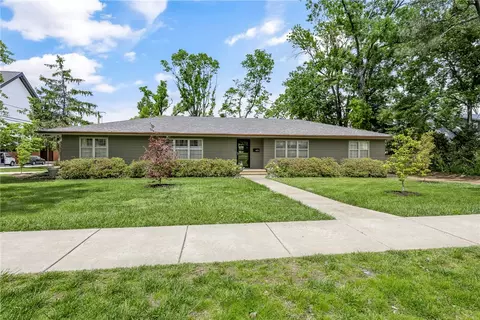 421 W Cherry St, Rogers, AR 72756