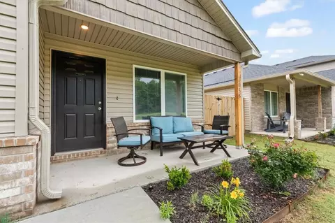 3055 S Saline Aly, Fayetteville, AR 72701