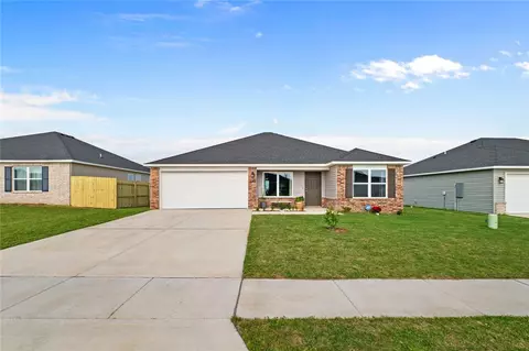 1641 Ace Ave, Gentry, AR 72734