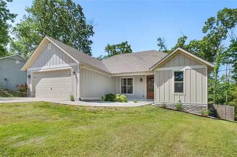 3 Chaucer Dr, Bella Vista, AR 72714