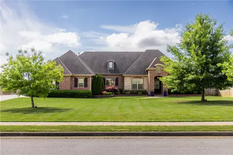 2187 Riverwater Ln, Fayetteville, AR 72703