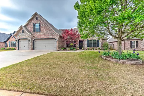 4204 W Willowbend Dr, Rogers, AR 72758