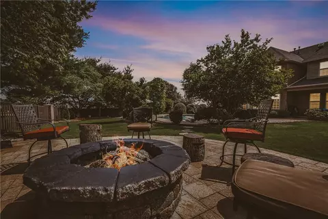 11136 W Stonebriar Dr, Bentonville, AR 72712