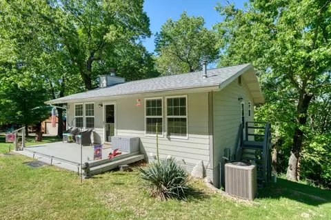 10 Crestwood Dr, Eureka Springs, AR 72631