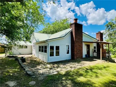 423 County Road 802, Green Forest, AR 72638