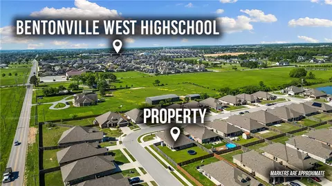 View/Area - 901 Redfree Dr, Bentonville, AR 72712 photo 1 of 9