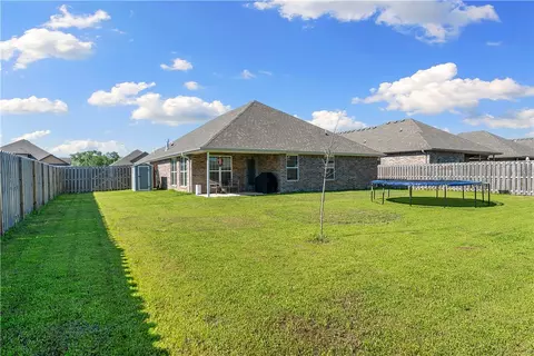 Exterior - 901 Redfree Dr, Bentonville, AR 72712 photo 7 of 11