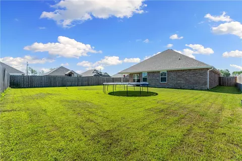 Exterior - 901 Redfree Dr, Bentonville, AR 72712 photo 8 of 11