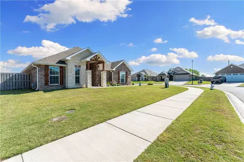 Exterior - 901 Redfree Dr, Bentonville, AR 72712 photo 11 of 11