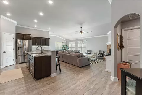Entry Way - 901 Redfree Dr, Bentonville, AR 72712 photo 4 of 5