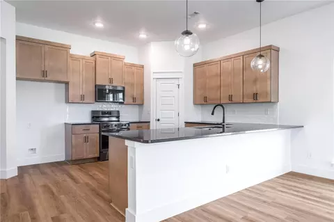 Kitchen - 1100 Ari Ave, Centerton, AR 72719 photo 6 of 7