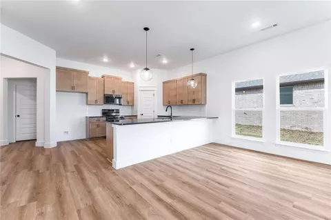 Living - 1100 Ari Ave, Centerton, AR 72719 photo 3 of 5