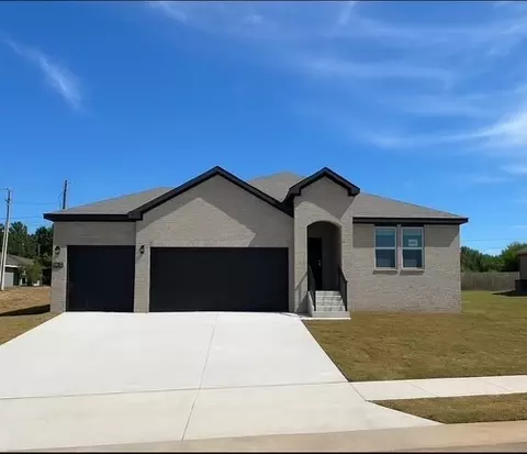 561 Crystal Dr, Prairie Grove, AR 72753
