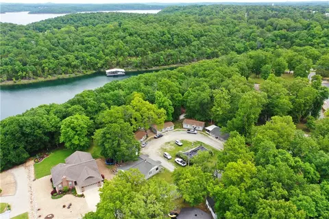 120 Pinehurst Pt, Bull Shoals, AR 72619