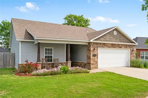 1169 S Springfield Dr, Fayetteville, AR 72704