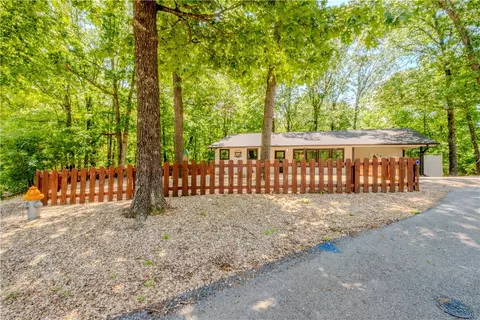 19 Celtic Dr, Bella Vista, AR 72714
