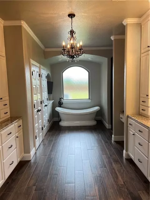 Bath - 2704 Bugscuffle Rd, Lavaca, AR 72941 photo 1 of 1