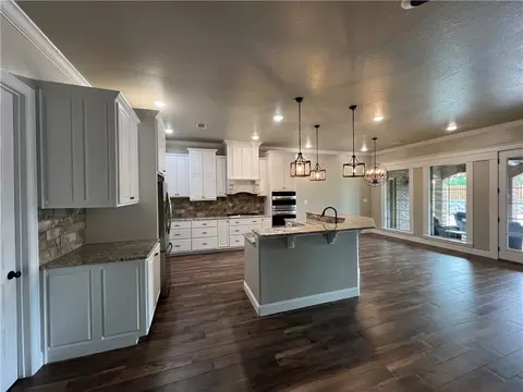 Kitchen - 2704 Bugscuffle Rd, Lavaca, AR 72941 photo 3 of 3