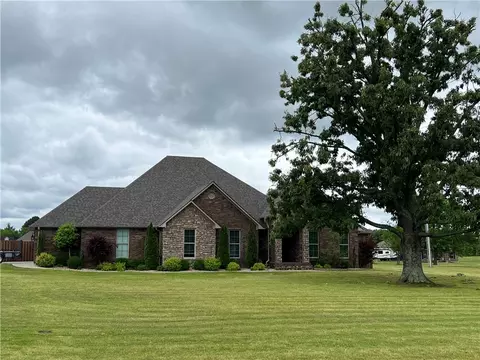 Exterior - 2704 Bugscuffle Rd, Lavaca, AR 72941 photo 5 of 6