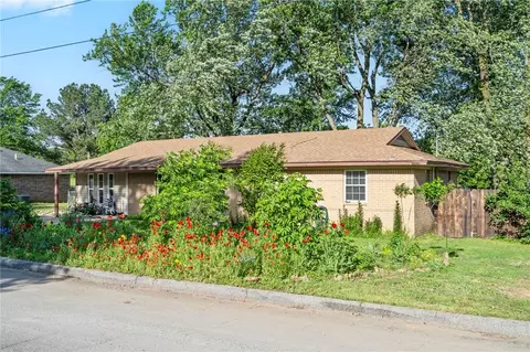 Exterior - 405 Stapleton Pl, Lincoln, AR 72744 photo 2 of 6