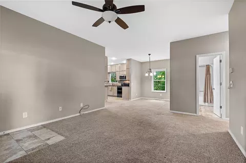 Living - 6 Rivercliff Rd, Rogers, AR 72756 photo 2 of 3
