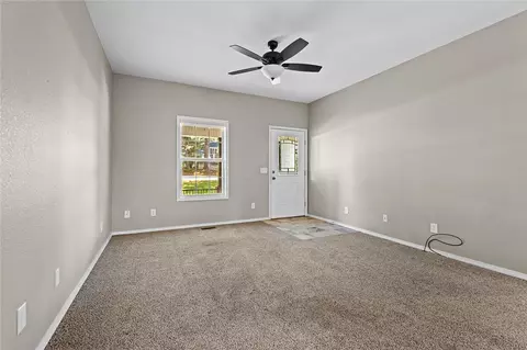 Living - 6 Rivercliff Rd, Rogers, AR 72756 photo 1 of 3