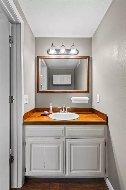 Bath - 6 Rivercliff Rd, Rogers, AR 72756 photo 5 of 5