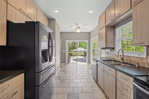 Kitchen - 6 Rivercliff Rd, Rogers, AR 72756 photo 1 of 3