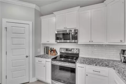 Kitchen - 12 E Loveland Loop, Farmington, AR 72730 photo 3 of 3