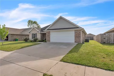 Exterior - 12 E Loveland Loop, Farmington, AR 72730 photo 5 of 18