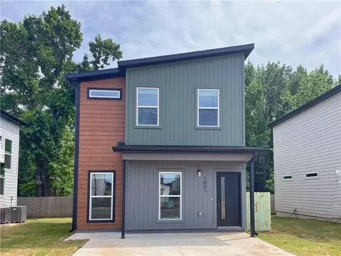 1061 Reading Railroad Ln, Bentonville, AR 72713