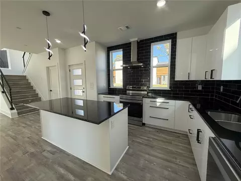 2600 W Bonnie Ln, Rogers, AR 72758