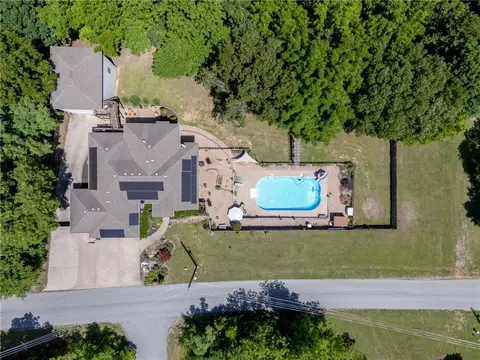 17 Sandridge Dr, Bella Vista, AR 72715
