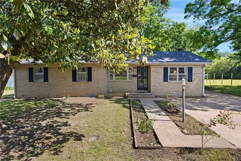 502 W 8th St, Russellville, AR 72801