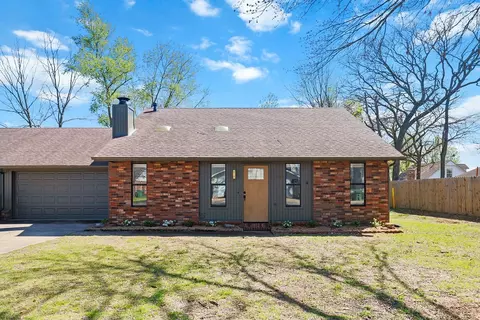3702 W And 3704 W Wood St, Rogers, AR 72756